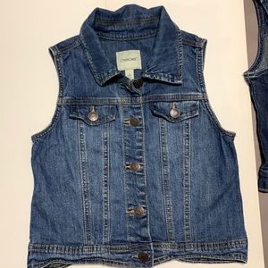 Girls denim jean sleeveless vest jacket size L 10-12 button